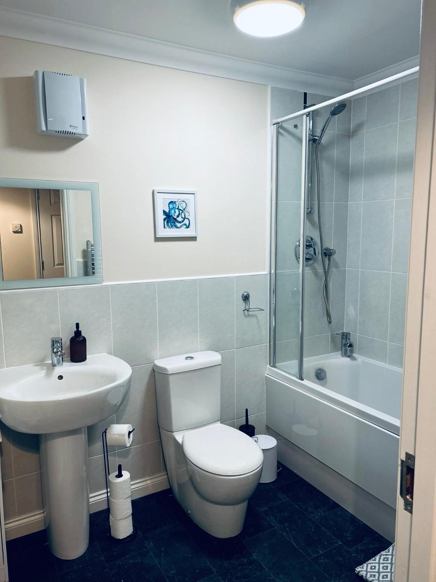 Central Cosy Riverview Apartment 2 Bed, 2 Bath, Free Parking / Wifi 인버네스 외부 사진