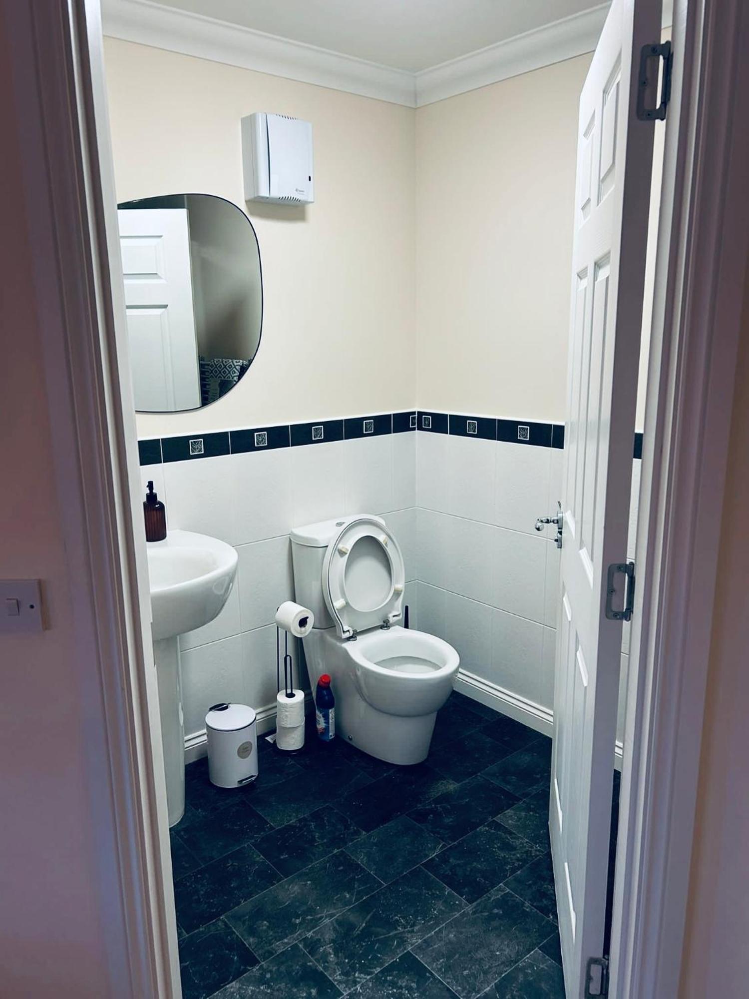 Central Cosy Riverview Apartment 2 Bed, 2 Bath, Free Parking / Wifi 인버네스 외부 사진